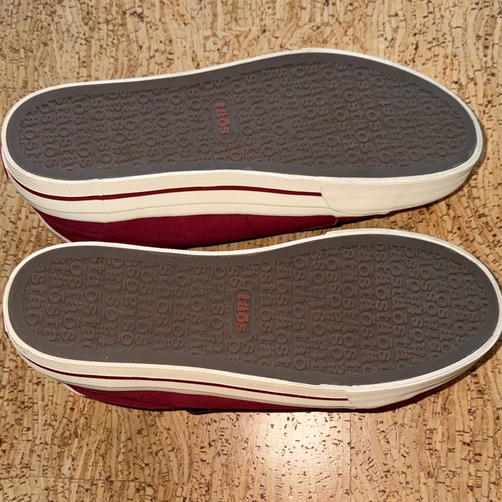 Taos Footwear Z Soul Sneakers Crimson/Ecru Distressed Size 8/New - Picture 6 of 6